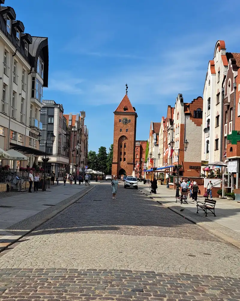 Stary Rynek w Elblągu z widokiem na Bramę Targową